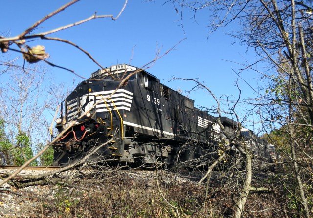 Norfolk Southern locomotive #9139, a GE C44-9W