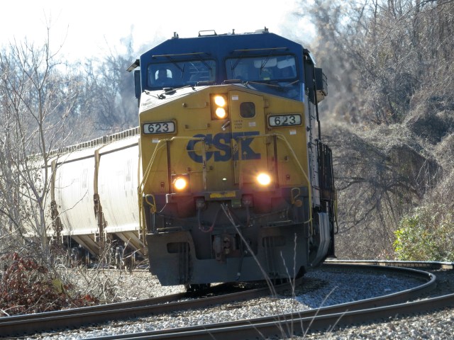 AC6000CW pulling LOTS of grain into Richmond