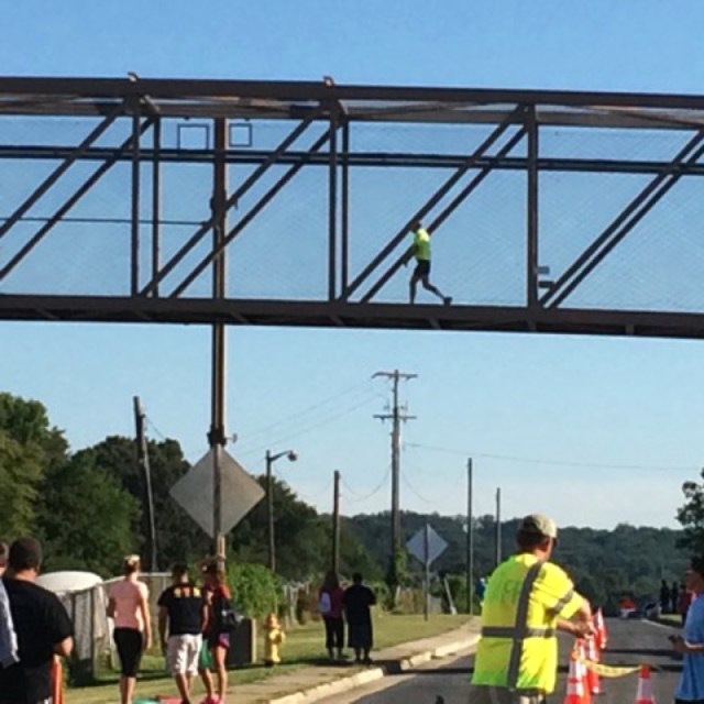 Fun picture crossing an overpass. This is probably mile 0.3 or so. 