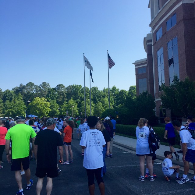 Looking at the Star-Spangled Banner while we sang the Star-Spangled Banner before the race
